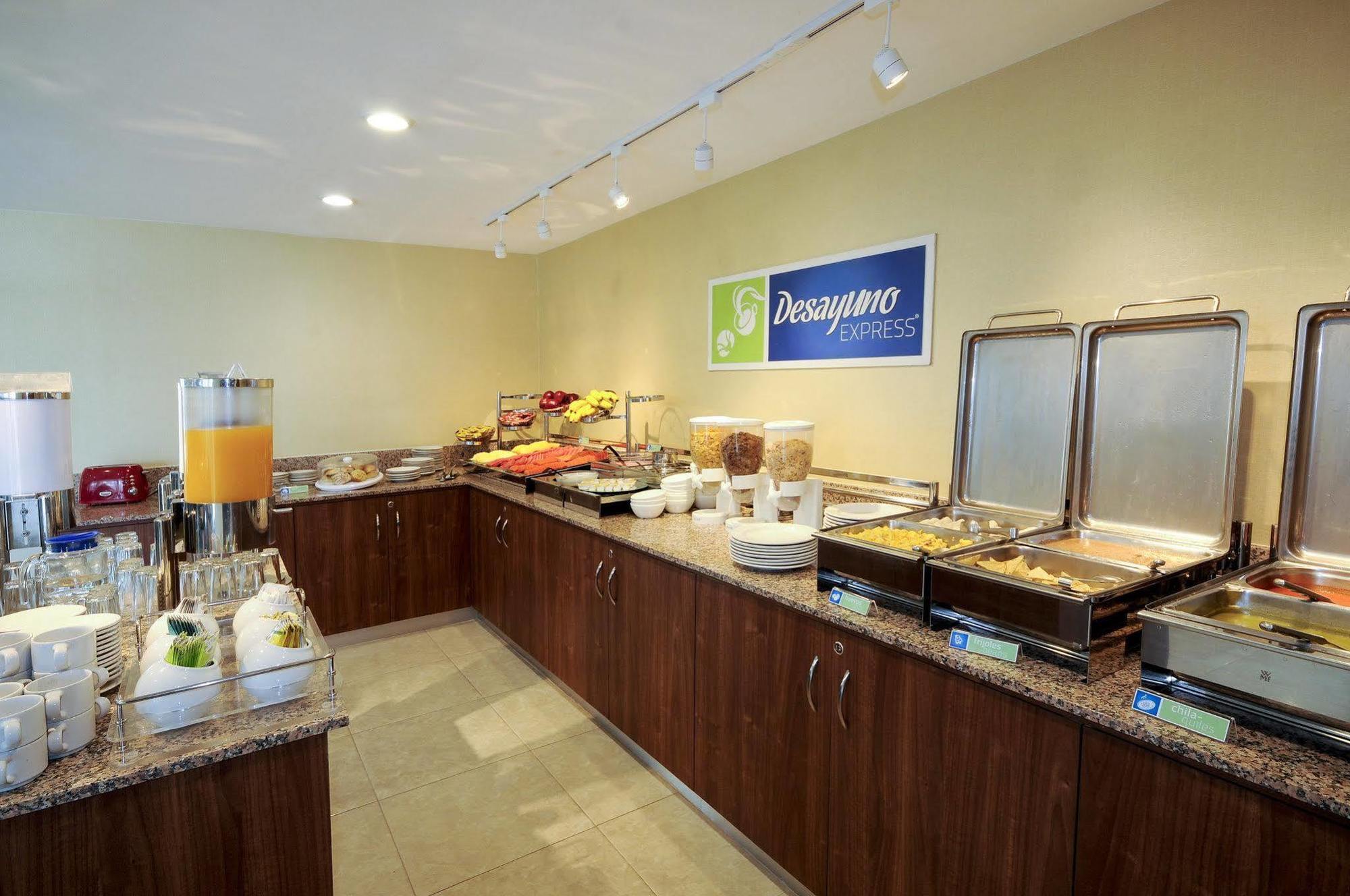 HOLIDAY INN EXPRESS TOLUCA 4* (Mexico) - from £ 40 | HOTELMIX
